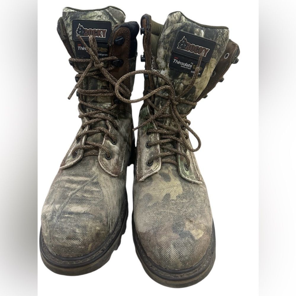 Rocky insulted boots size 10‎ US B1